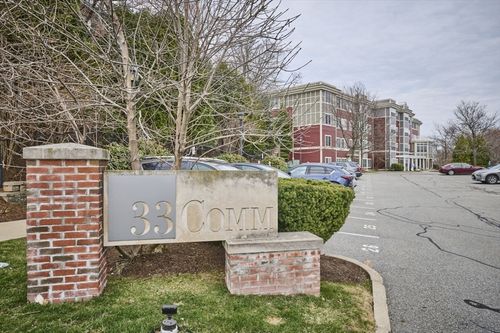 103-35 Commonwealth Ave, Chestnut Hill, MA, 02467-1071 | Card Image