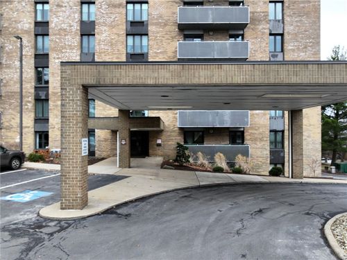 apt-7hr-820 E Beau St, Washington, PA, 15301-2912 | Card Image