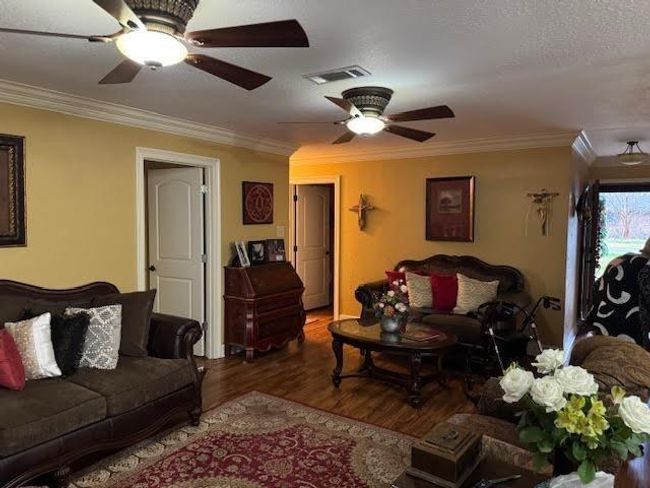 245 E Clover St, House other with 3 bedrooms, 2 bathrooms and 2 parking in Bridge City TX | Image 14