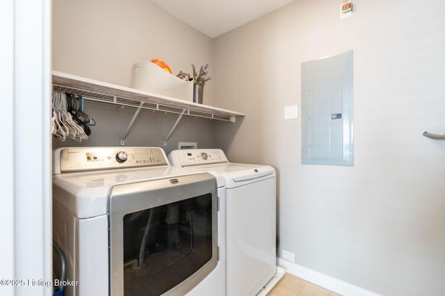 10600 Norton Commons Walk, Condo with 2 bedrooms, 2 bathrooms and null parking in Prospect KY | Image 23