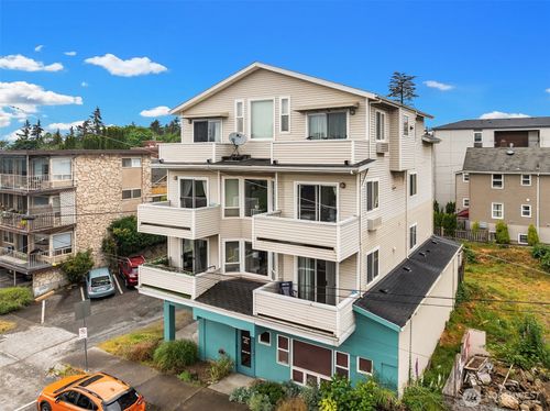 816 N 38th Street, Seattle, WA, 98103 | Card Image