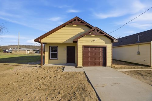 512 Sw 15th St, Mineral Wells, TX, 76067-6910 | Card Image