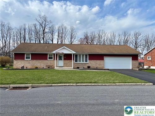 3865 Rosewood Ln, Whitehall, PA, 18052-3333 | Card Image