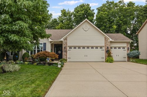 1028 Burning Bush Dr, Greenwood, IN, 46143-7402 | Card Image