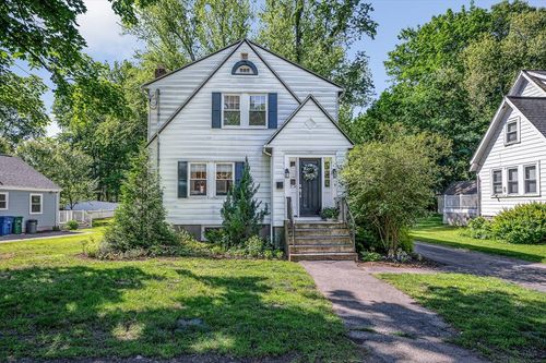 24 Pinevale Ave, Reading, MA, 01867-3827 | Card Image