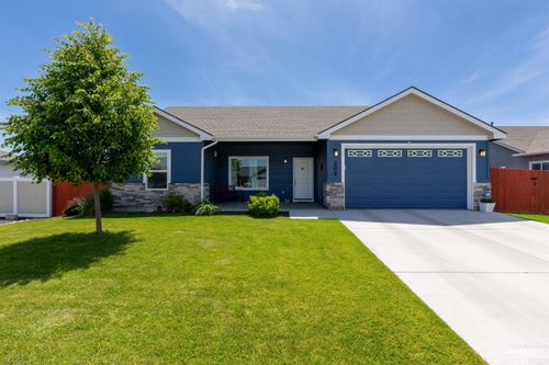 202 E Leon St, New Plymouth, ID, 83655-5543 | Card Image