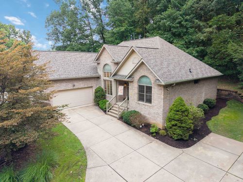 41 Brookdale Dr, Greensburg, PA, 15601-5871 | Card Image