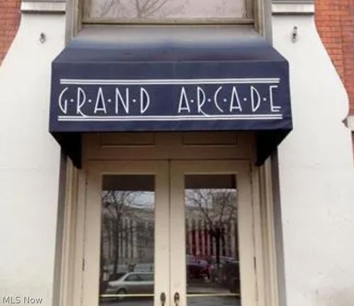 412-408 W Saint Clair, Cleveland, OH, 44113 | Card Image
