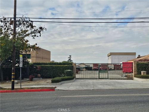 2351 Walnut Ave, Signal Hill, CA, 90755-3621 | Card Image