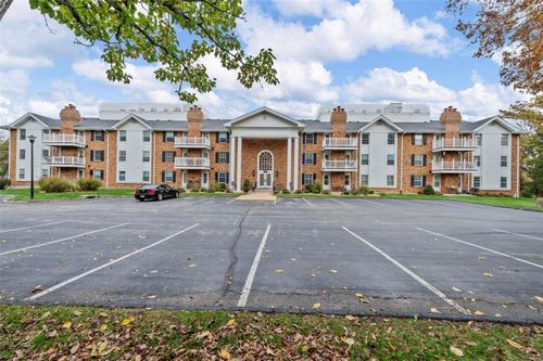 102-312 Clayton Crossing Drive, Ellisville, MO, 63011 | Card Image