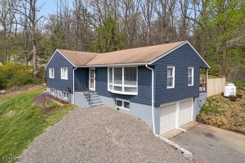 2 Christine Rd, Hackettstown, NJ, 07840-4644 | Card Image