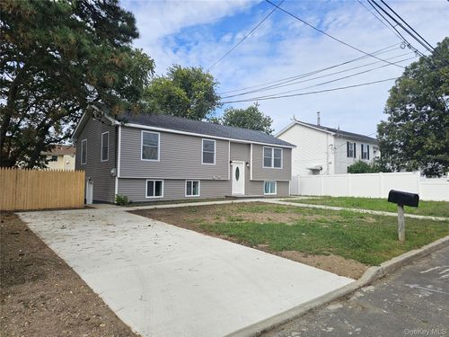 58 S 25th St, Wyandanch, NY, 11798-2901 | Card Image