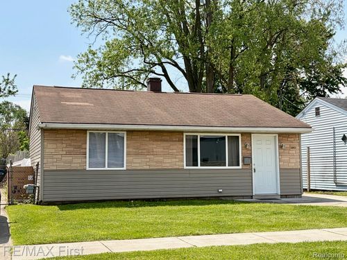 1492 E Woodruff Ave, Hazel Park, MI, 48030-1930 | Card Image