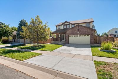 Beautiful curb appeal with new driveway (2023) | Image 2