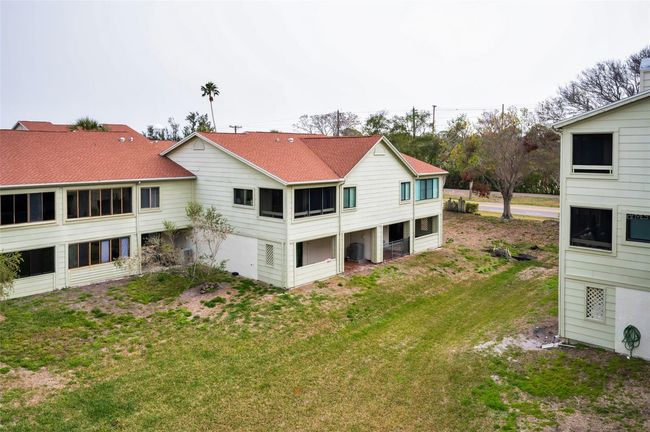 Ariel looking towards the end townhouse. | Image 51