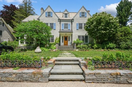 15 Hubbard Park Rd, Cambridge, MA, 02138-4730 | Card Image