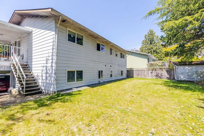 Back of house with stairs | Image 27