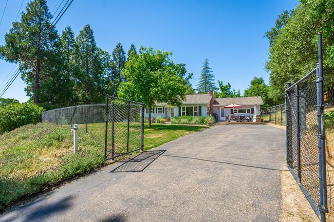 581 Crestview Dr, House other with 4 bedrooms, 1 bathrooms and null parking in Diamond Springs CA | Image 6