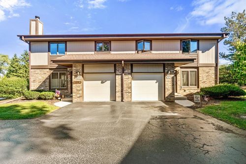 W144N4821 Stone Drive, Menomonee Falls, WI, 53051 | Card Image