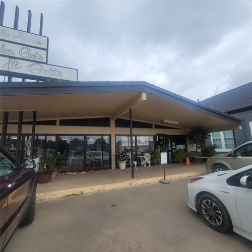 402 W Ennis Ave, Ennis, TX, 75119-3904 | Card Image