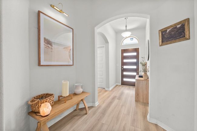 352 Backstays Loop, House other with 4 bedrooms, 3 bathrooms and 5 parking in Kyle TX | Image 4
