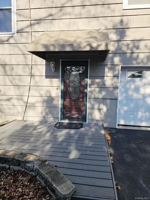 624 Russet Rd, Valley Cottage, NY, 10989-1623 | Card Image