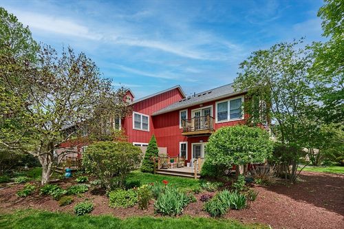20-20 Myers Farm Ln, Greenfield, MA, 01301-9697 | Card Image