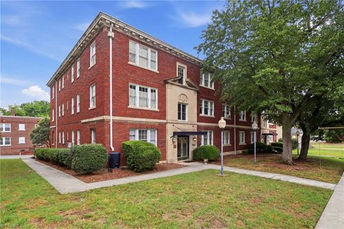 b1-906 W Market St, Greensboro, NC, 27401-1830 | Card Image