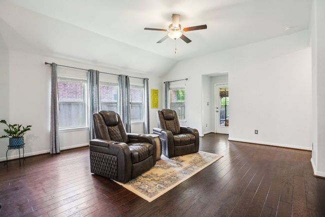 1421 Morning View Rd, House other with 3 bedrooms, 2 bathrooms and 6 parking in Georgetown TX | Image 7