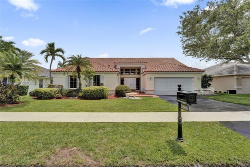 8860 Southern Orchard Rd S, Davie, FL, 33328-6971 | Card Image