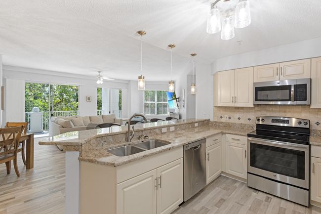Open Floor Plan | Image 11