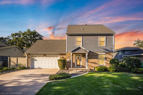 427 Glenys Dr, Lemont, IL, 60439-4525 | Card Image