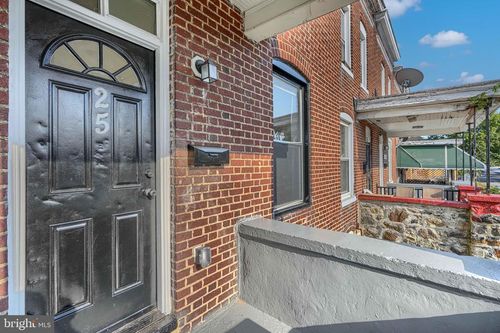 25 S Hilton St, BALTIMORE, MD, 21229-3725 | Card Image