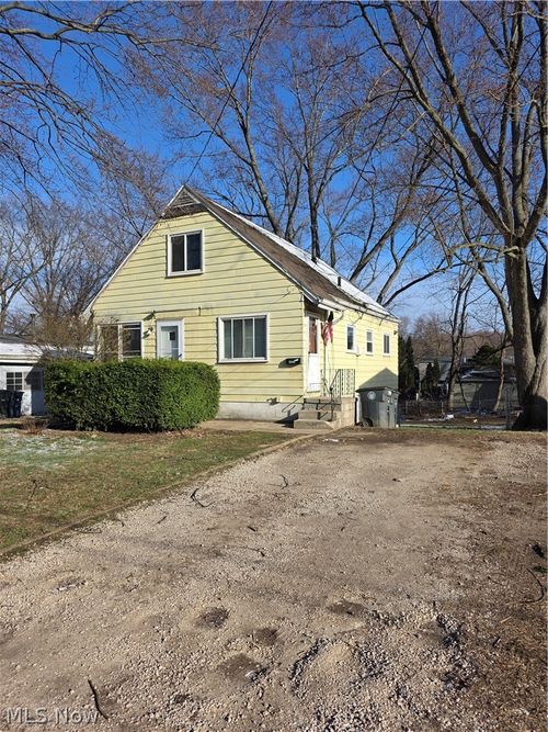 1391 Alphada Ave, Akron, OH, 44310-2739 | Card Image