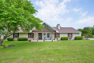 204 Pecan Street, House other with 3 bedrooms, 2 bathrooms and null parking in Tom Bean TX | Image 2