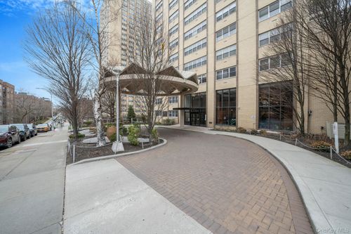 apt-21h-10230 66th Rd, Forest Hills, NY, 11375-7621 | Card Image
