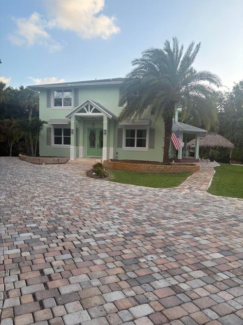 172 S River Rd, Sewalls Point, FL, 34996-7022 | Card Image