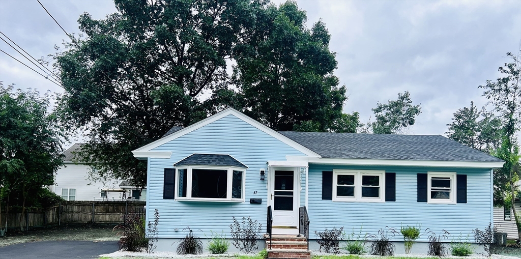 Pawtucket Dr, Lowell, MA 01854