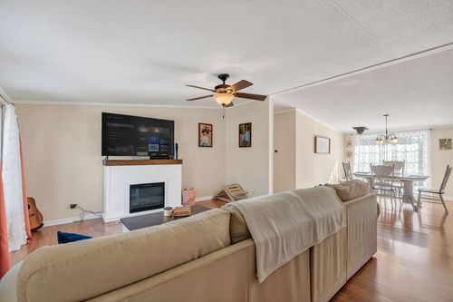 10738 W Green Hill Rd, Smithville, TN, 37166-8017 | Card Image