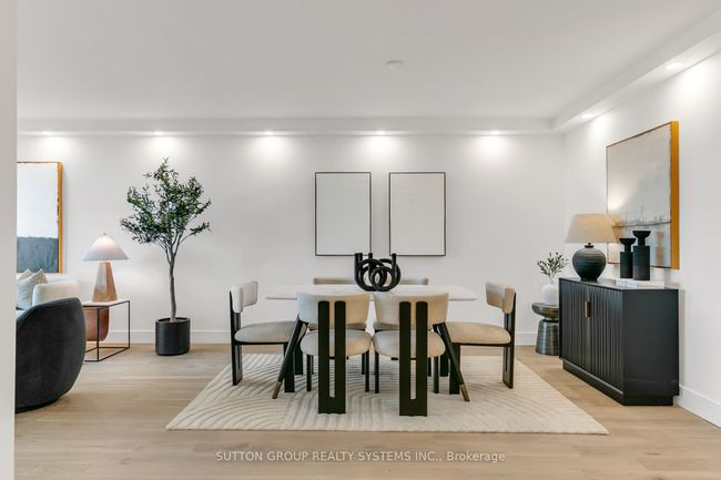 808 - 820 Burnhamthorpe Rd, Condo with 3 bedrooms, 2 bathrooms and 1 parking in Etobicoke ON | Image 12