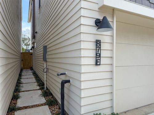 f-879 Rachel St, Houston, TX, 77091-4172 | Card Image