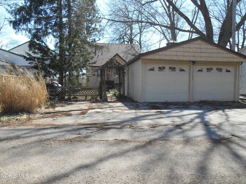 527 Catherine Drive, Liberty Center, OH, 43532 | Card Image