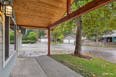 21912 Se 237th Street, House other with 3 bedrooms, 1 bathrooms and 2 parking in Maple Valley WA | Image 3