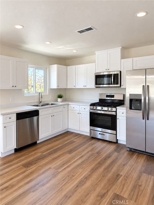 b-1040 El Camino Dr, Costa Mesa, CA, 92626-5558 | Card Image