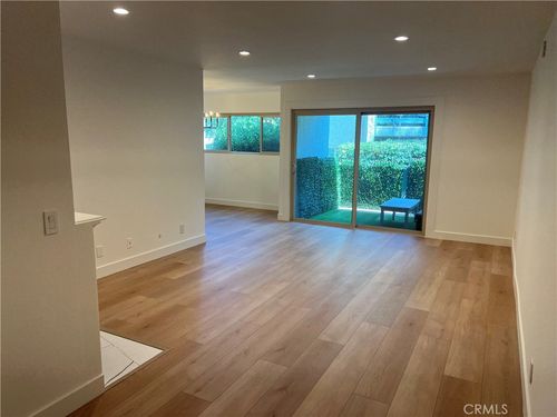 94-4632 Park Granada, Calabasas, CA, 91302 | Card Image