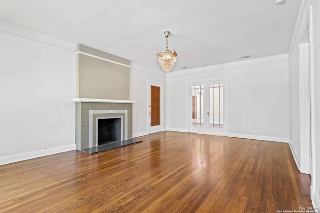 123 E Ridgewood Ct, Home with 2 bedrooms, 2 bathrooms and null parking in San Antonio TX | Image 10