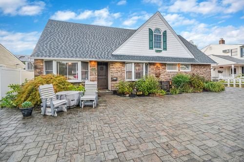 246 Blacksmith Rd, Levittown, NY, 11756-3110 | Card Image