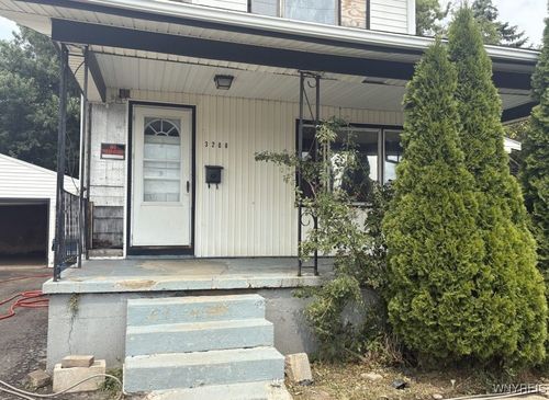 3208 Lockport Rd, Niagara Falls, NY, 14305-2230 | Card Image