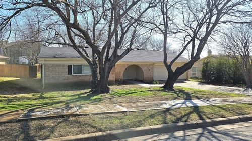 304 Lochness Court, Benbrook, TX, 76126 | Card Image