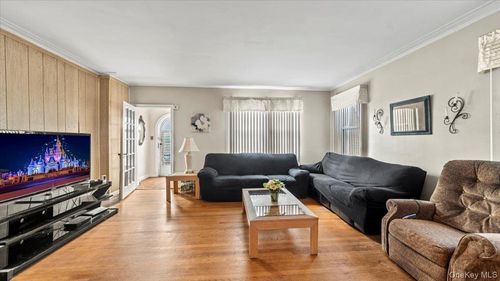 2344 Tiemann Ave, Bronx, NY, 10469-6326 | Card Image